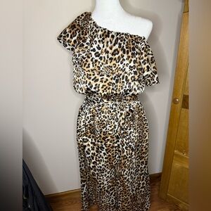 Women’s Small Leopard Print One-Shoulder Romper